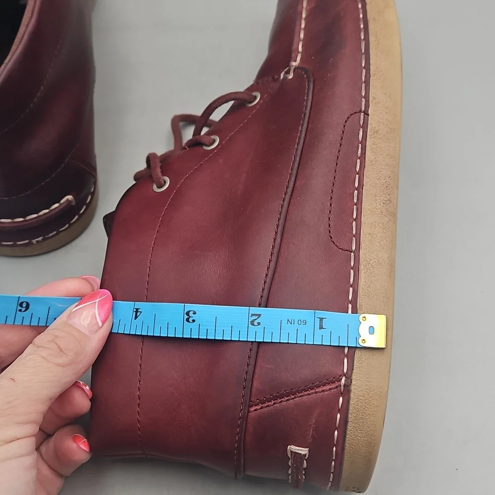 UGG Australia Men’s Burgundy Leather Chukka Boots size 10